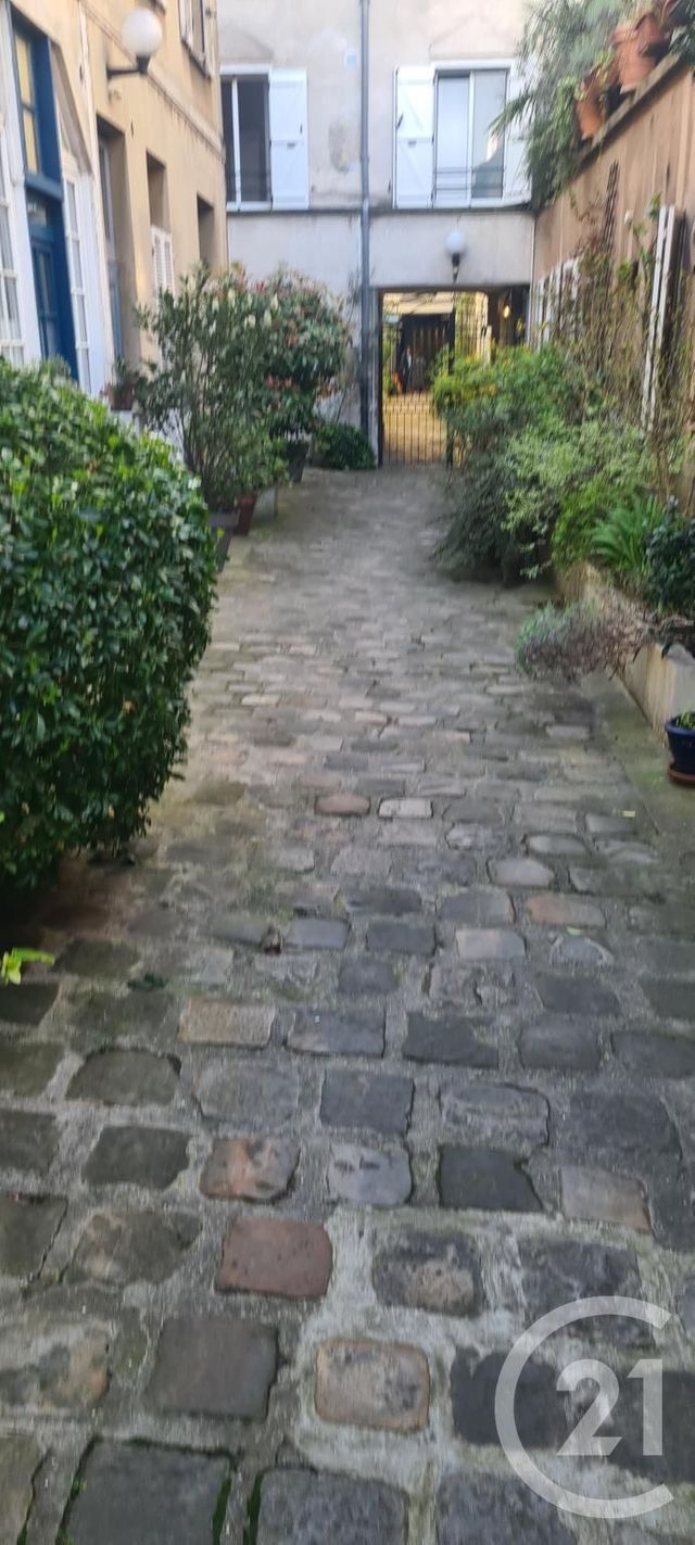  - PARIS - 