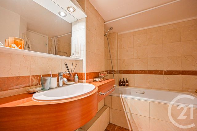 Appartement F3 à vendre - 3 pièces - 64.5 m2 - PARIS - 75012 - ILE-DE-FRANCE - Century 21 Michel Bizot