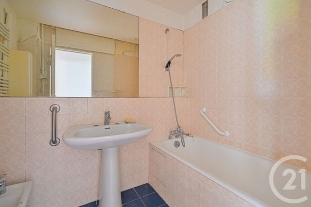 Appartement F4 / 5 à vendre - 5 pièces - 106.1 m2 - PARIS - 75012 - ILE-DE-FRANCE - Century 21 Michel Bizot