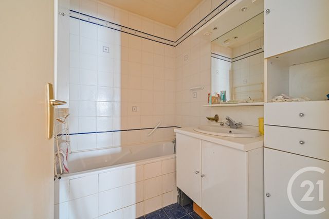 Appartement F4 à vendre - 4 pièces - 66.05 m2 - PARIS - 75012 - ILE-DE-FRANCE - Century 21 Michel Bizot
