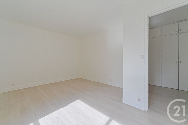 Appartement F1 à vendre - 1 pièce - 27.31 m2 - PARIS - 75015 - ILE-DE-FRANCE - Century 21 Michel Bizot
